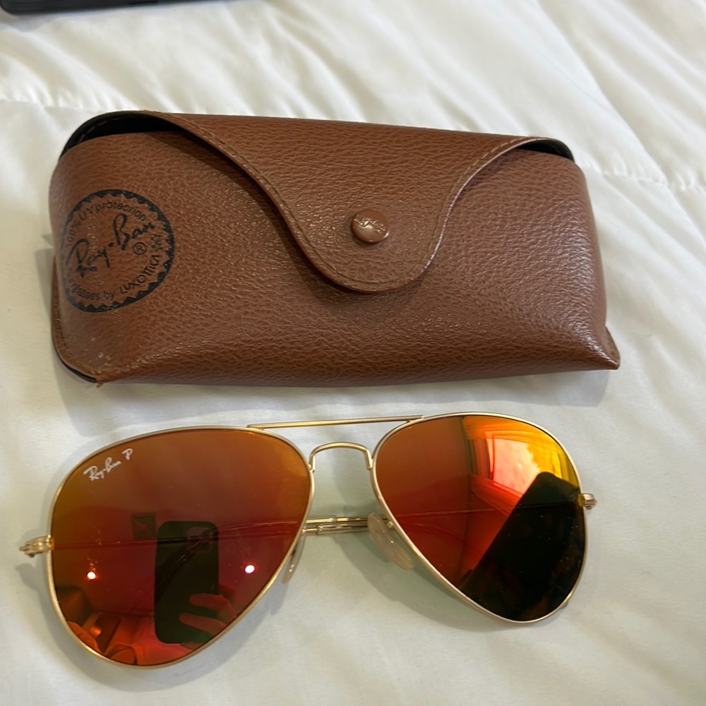 Ray ban aviators. RB3025